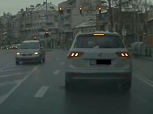 Пловдивчанин: Екшън на разсъмване! Така и не разбрах как тази кола се озова срещу мен