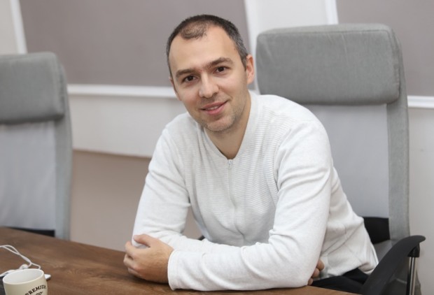Добромир Иванов: Розовото масло, киселото мляко и Христо Стоичков са чудесни, но не може да стъпваме върху тях още дълго време