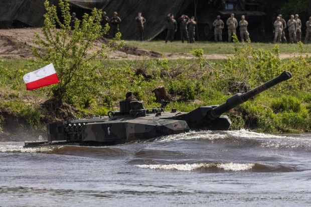 Полша праща още 60 танка в Украйна