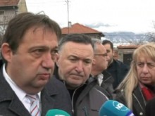 Министър Шишков: Държавата е отпуснала пари за възстановяване на инфраструктурата в Карловско