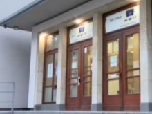 Опасна ситуация в българско училище! Ученик извади пистолет в класната стая