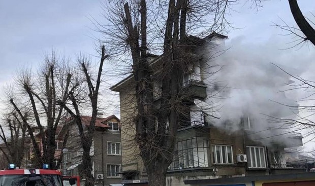 TD Вчера три екипа огнеборци от Първа служба в Пловдив гасиха