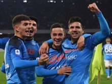 Наполи продължава с победния си ход в Италия