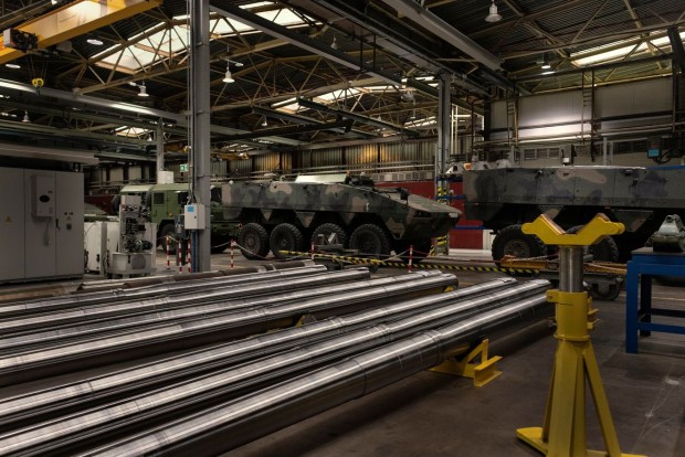 В Полша работи таен завод за ремонт на украинска артилерия и бронирани машини