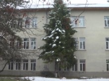 Седмокласничка преби своя връстничка пред очите на съучениците си