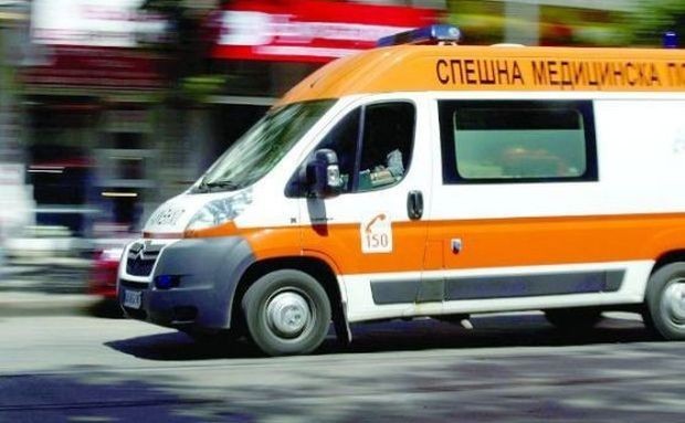 Тежка катастрофа между линейка и лек автомобил в София, има ранени