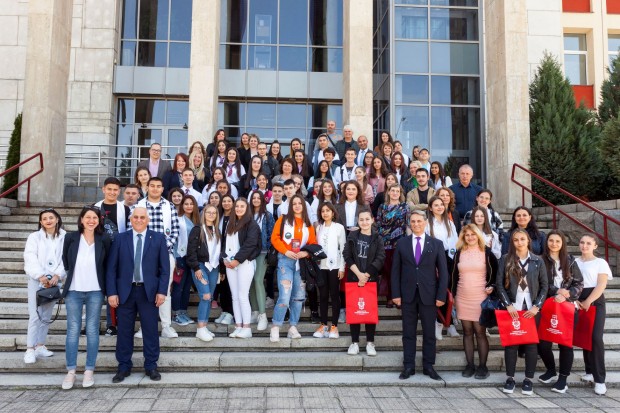 УХТ - Пловдив събира 45 училища по темата за професионалното развитие