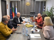 Кметът на Поморие поиска от държавата достъп до договора с Летище Бургас