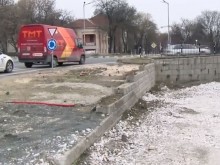 Кога ще възстановят дупката от пробива при Водната палата?