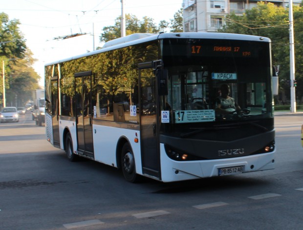 Възстановяват маршрута на автобус № 17 в района на Гребната база
