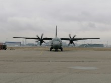 Военновъздушните сили успешно транспортираха дете, нуждаещо се от спешна помощ
