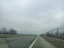Движението от км 73 до км 105 на АМ "Тракия" в посока Бургас се осъществява поетапно в една лента