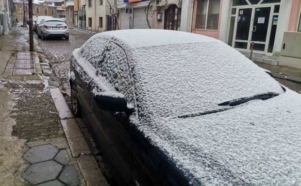 6 катастрофи са станали от сутринта в Бургас заради снега