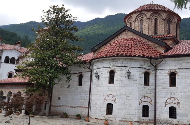 Манастирите сигнализират за рекордни сметки за ток В Бачковския манастир сметката