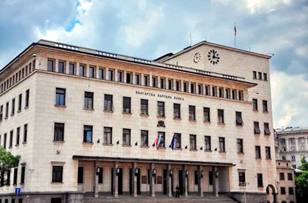 Режимът на паричен съвет в България предполага сравнително бързо предаване