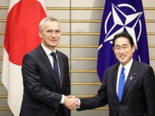 НАТО и Япония ще укрепват връзките в лицето на заплахата от Русия и Китай