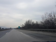 Временно е ограничено движението в участък от АМ "Тракия"