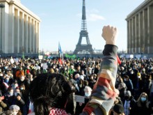 Над 20 души са задържани в хода на протестите в Париж срещу пенсионната реформа
