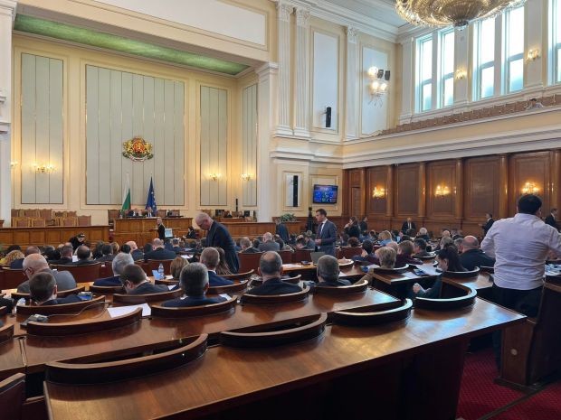 Депутатите приеха на второ четене поправките в Кодекса на труда