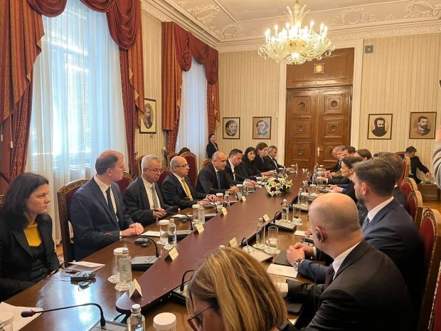 Започна срещата между държавните глави на България и Унгария