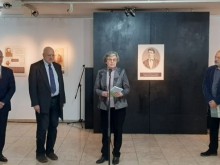 Министър Минеков откри изложба по повод 150 години от гибелта на Апостола