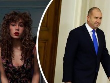 Дъщерята на президента - Дарина с гипс