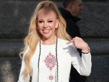 Луна изброи местата по тялото си с пластични операции