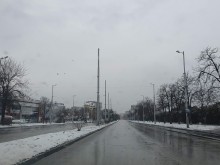 Снегът в Пловдив вдигна на крак дежурните екипи на "Чистота"