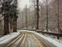 Ограничено е движението за два прохода в страната, необходимо е пренасочване