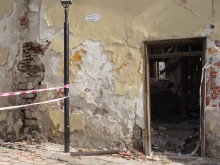 Уж неоткриваеми собственици ще търсят в съда истината за рухналата им къща