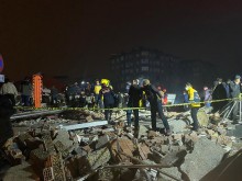 Броят на загиналите от земетресението в Турция нарасна до 284 души, 2325 пострадали