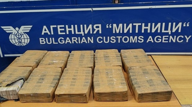 Украинска валута за близо 1 000 000 лева е установена на Митница Русе