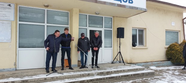 С 450 хиляди лева ремонтират спортна база в Свищов