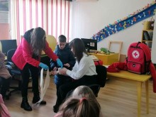 Деца от Смолян се учат да оказват първа помощ