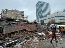 Повече от 2 500 души в Турция и Сирия загинаха след опустошителните земетресения