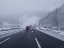 Снежна виелица посрещна нашите спасители в Турция