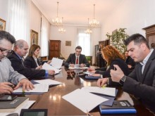 Министър Зарков подписа споразумение със служителите на затворите