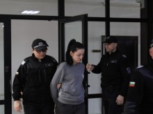 25-годишната полицайка Симона Лулеова, задържана с канабис, остава за постоянно в ареста