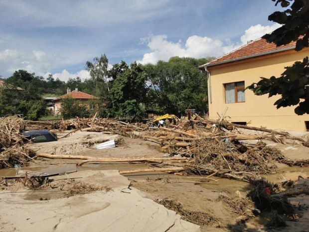 Областният управител на Пловдив ще инспектира възстановителните дейности в Карловско