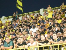 Фенове на Ботев с абонаментни карти ще ползват отстъпка при покупката на парфюми