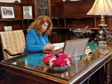 Вицепрезидентът Йотова поднесе съболезнования в посолството на Турция