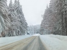 Снегорини почистваха днес прохода "Петрохан" 