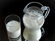 Търговските вериги слагат 80% надценка на млечните продукти