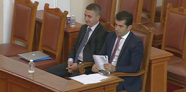 Днес българската прокуратура повдигна обвинение, че български министър е следвал