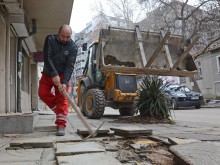 Продължават ремонтите в малките улички и междублоковите пространства във Варна