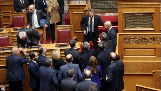 Гръцкият парламент прие забрана за участие на крайнодесни на избори
