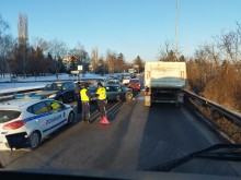 Двама пострадаха при катастрофа на Околовръстния път на София