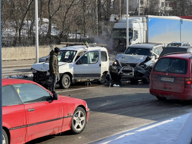 Автентично видео от тежката катастрофа във Велико Търново