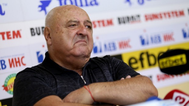 Венци Стефанов: Програмата на ФИФА и УЕФА не е съобразена с обратното първенство