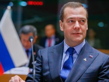 Медведев: Русия трябва да увеличи производството на танкове, докато Западът въоръжава Украйна